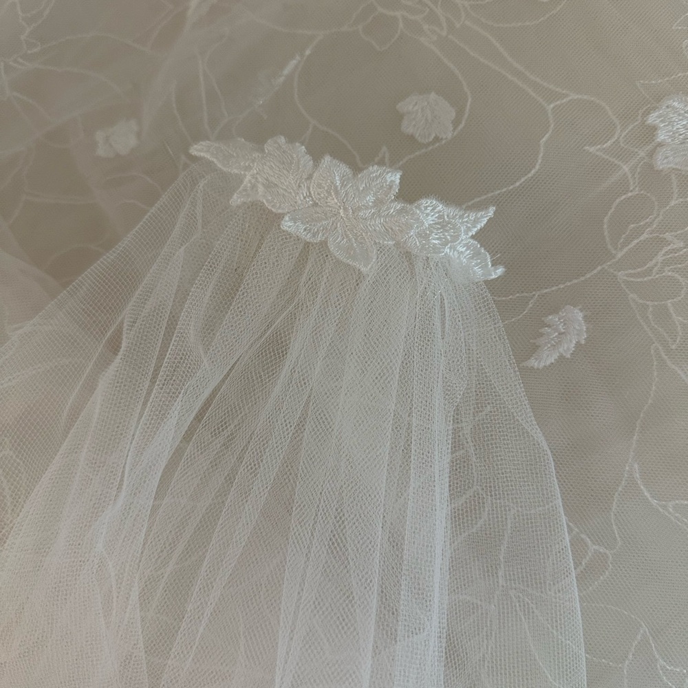 Mira Zwillinger Cathedral Length Ivory Veil - Picture 3 of 5